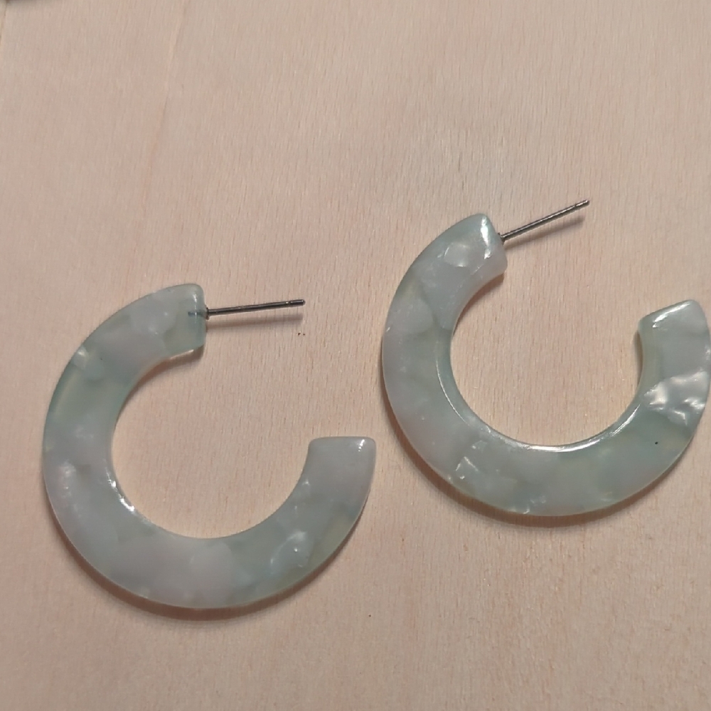 Elegant Green Hoop Earrings